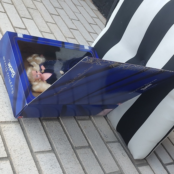 SAPPHIRE DREAM BARBIE/1995 - Picture 5 of 12